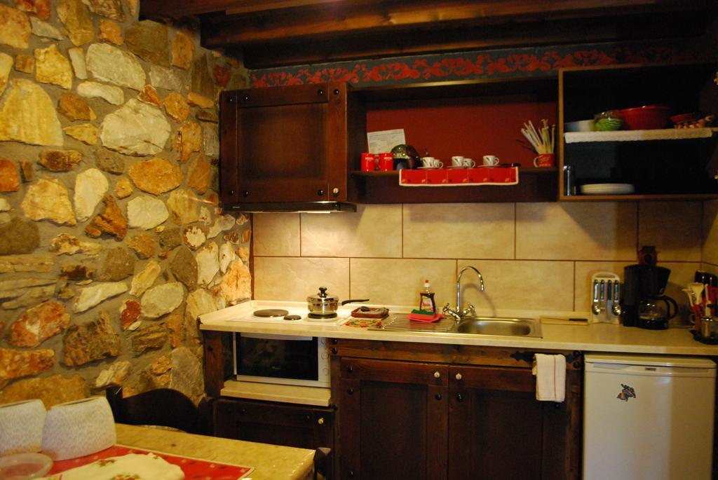 Tzivaeri Hotel Likodhromion Ruang foto