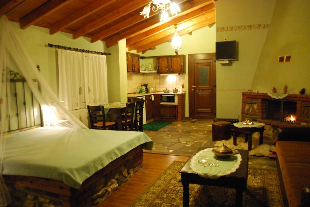 Tzivaeri Hotel Likodhromion Bagian luar foto