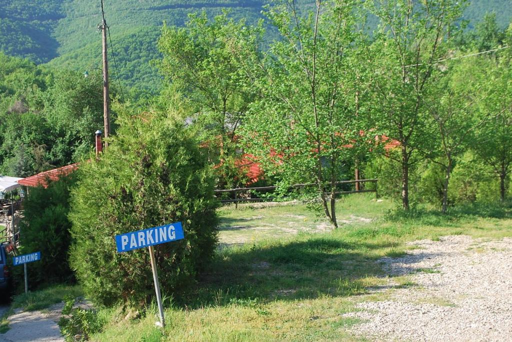 Tzivaeri Hotel Likodhromion Bagian luar foto