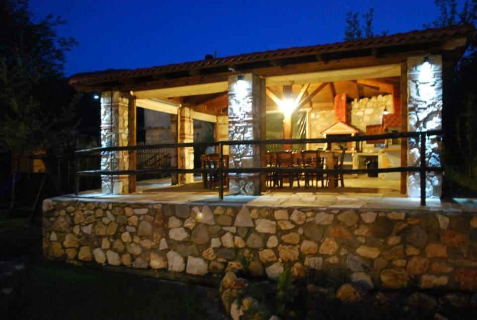 Tzivaeri Hotel Likodhromion Bagian luar foto